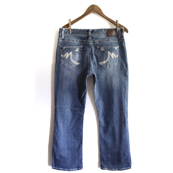 Maurices Medium Wash Boot Cut Jeans 9/10 REG Preowned - Picture 7 of 9